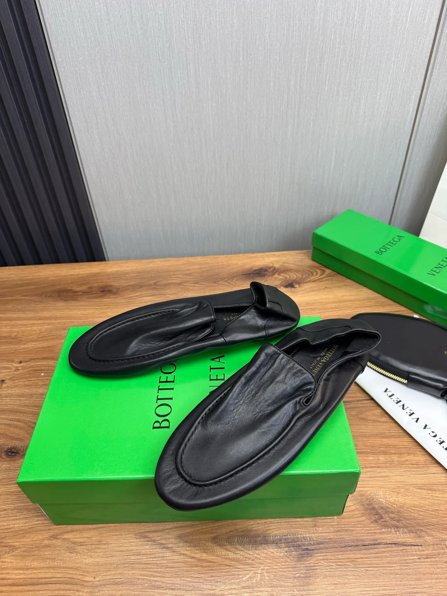 Men's men's shoes💰480💰BV-popular wallet shoes👟Casual, fashionable and comfortable🔗Good travel partner✅Original cowhide + imported cowhide. Original rubber outsole, available all year round👏Size: 38-45 (38.45 custom-made, non-returnable)
